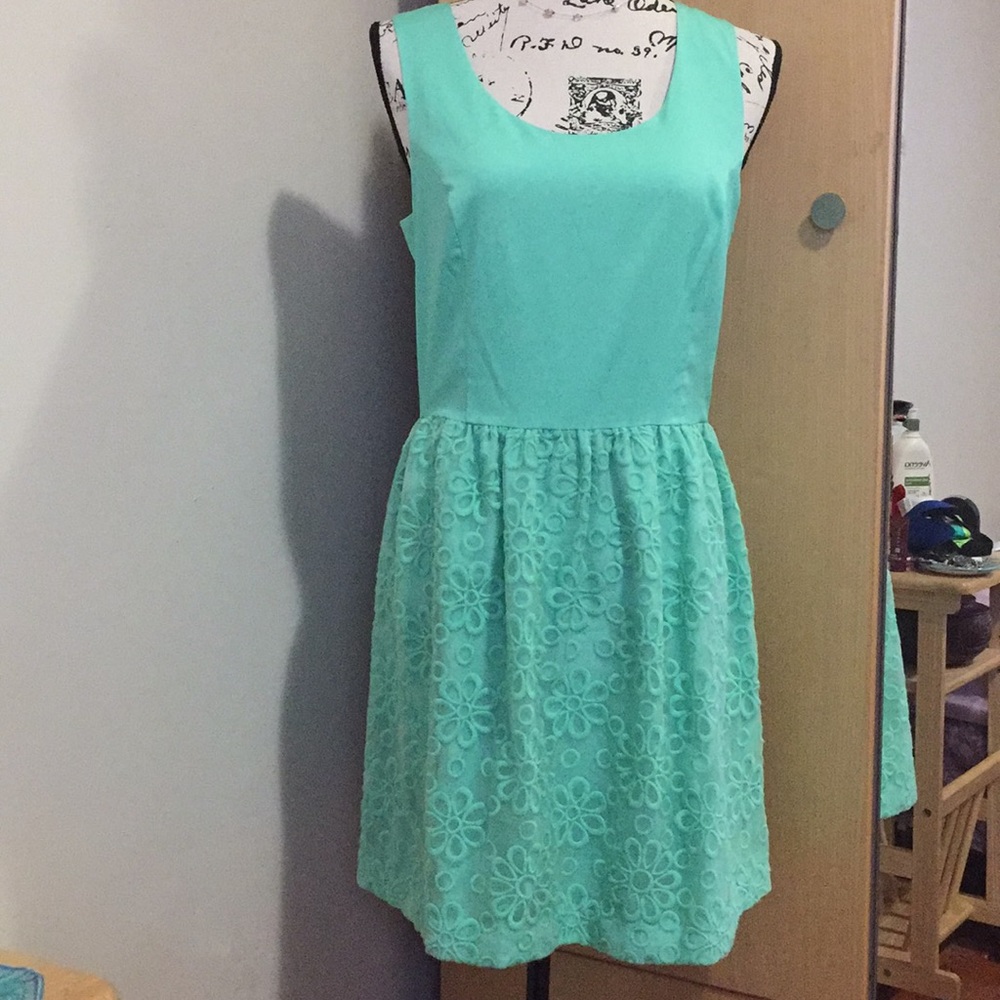 NWOT Kensie mint green dress